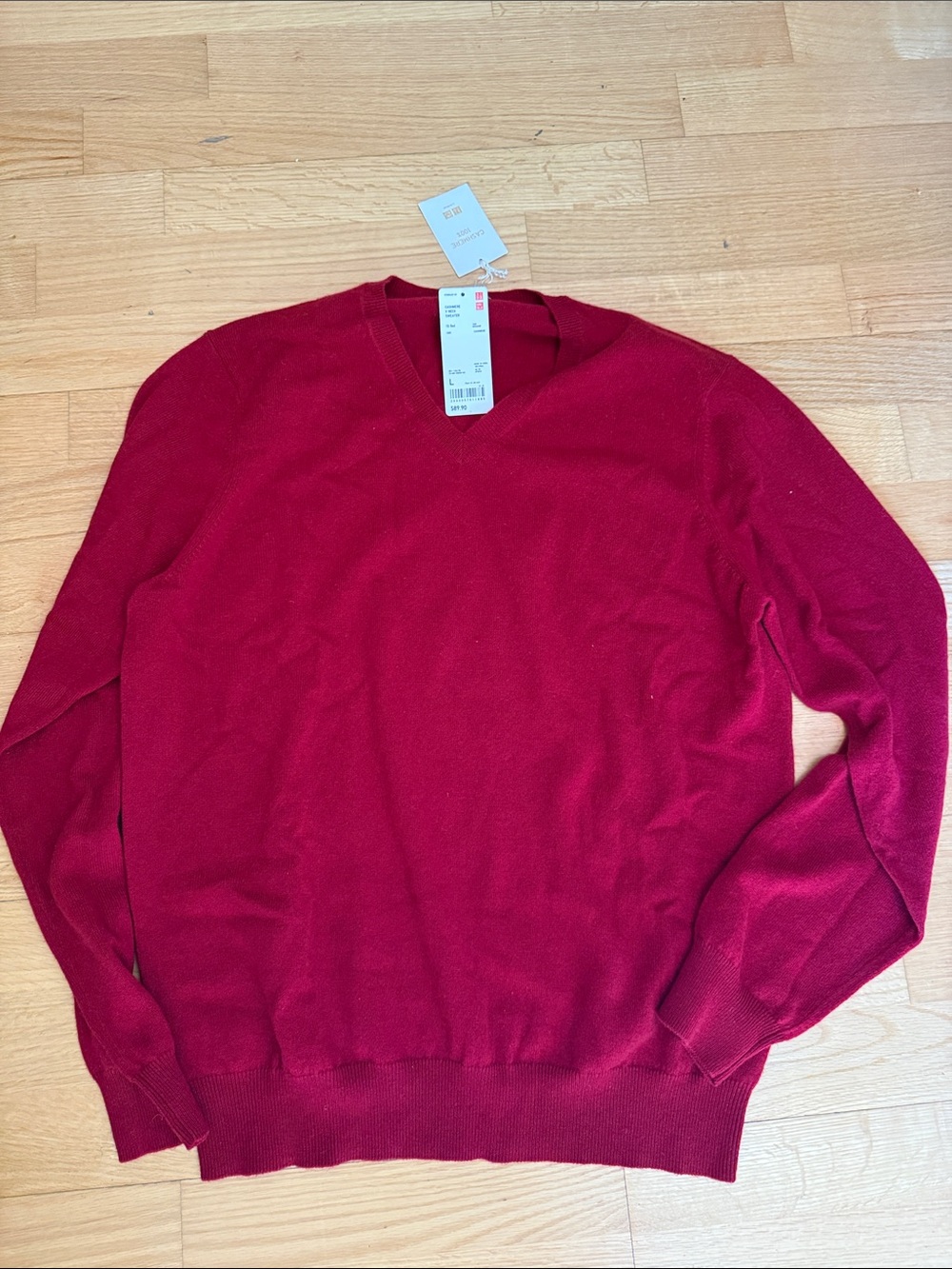 Men’s Uniqlo cashmere V Neck sweater size L
